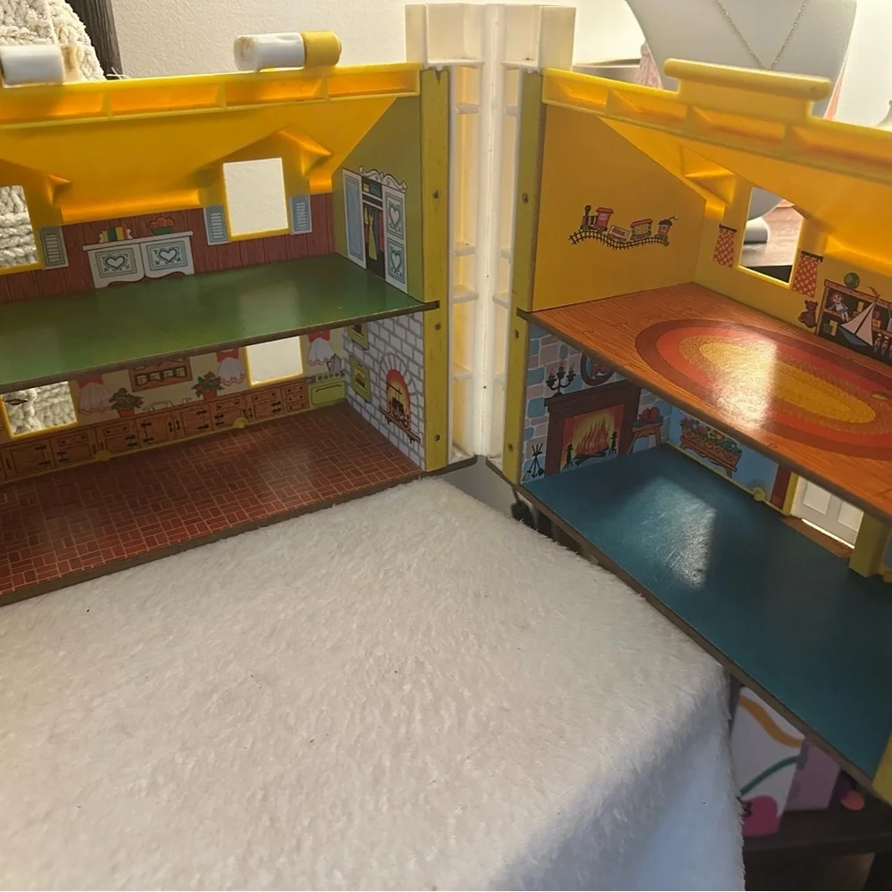 Vintage 1969 Fisher Price Little People Playhouse